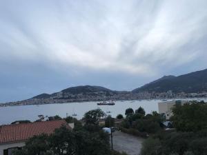 Studio climatisé avec vue panoramique proche mer