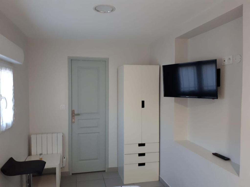 studio climatisé 2 Rue Jean Louis Vaudoyer, 84000 Avignon