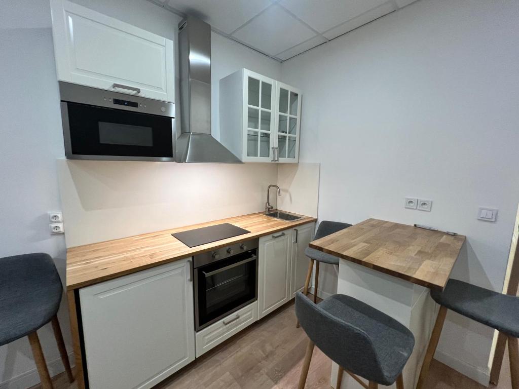 Studio Climatisé Centre Ville Tout équipé #9 1ère étage 15 Rue de l'Etoile, 83000 Toulon