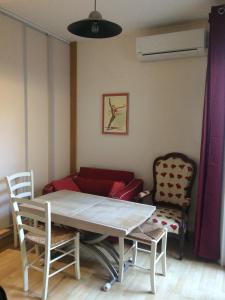 Appartement Studio climatisé Corps Saints 15 Rue Grande Monnaie 84000 Avignon Provence-Alpes-Côte d\'Azur