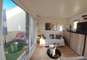 Studio climatisé cosy avec grande piscine chauffée
