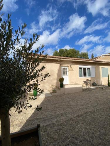 Studio climatisé dans un ancien domaine viticole