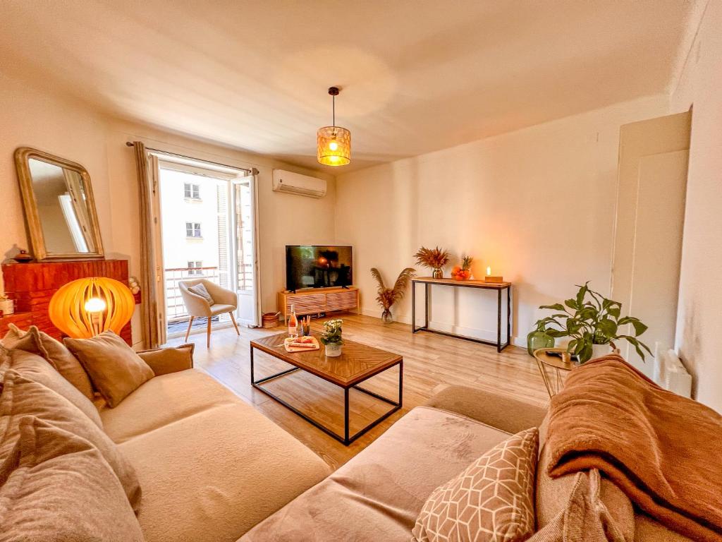 Studio Climatisé et Grande Terrasse Tarbes Centre 65000 Tarbes