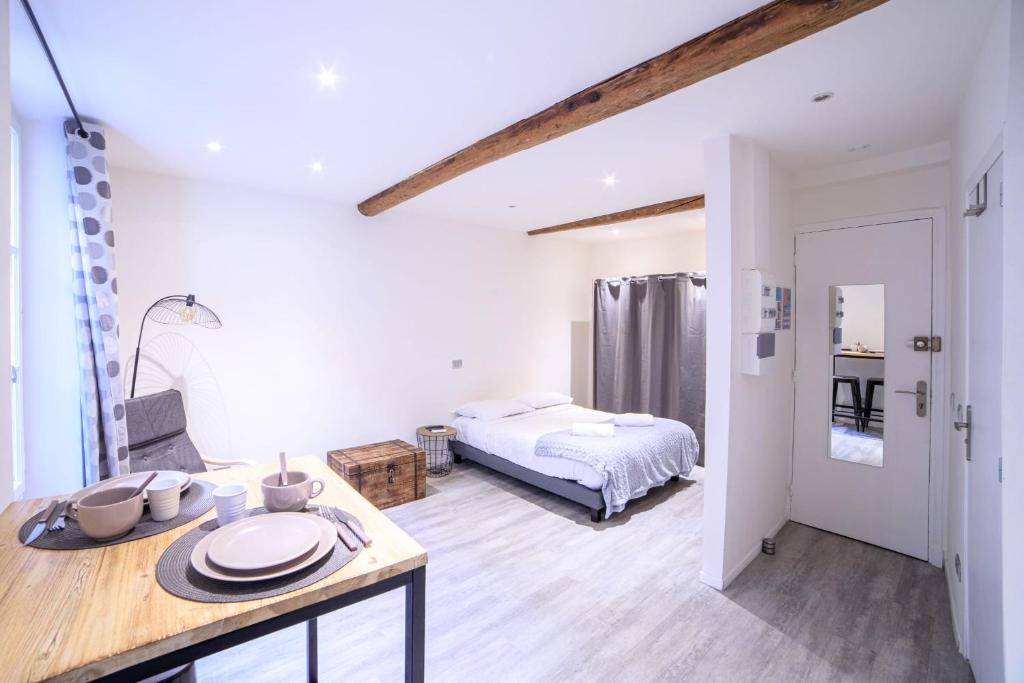Studio Climatisé proche du centre ville et des plages de la Croisette 13 rue Louis Perissol, 06400 Cannes