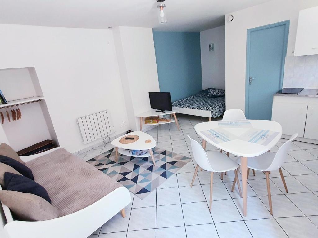 STUDIO' COCOONING*FIBRE*CENTRE VILLE*AUTO 24/24*