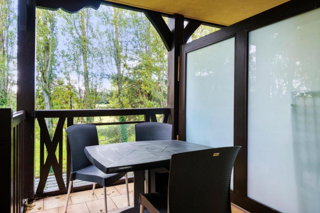 Studio Confort 35m2 Rénové, Equipé et Climatisé, tout se fait à pied! 06600 Antibes
