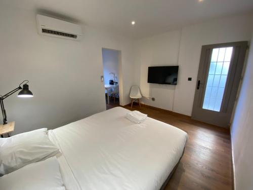 STUDIO CONFORT ROTONDE*CALME*CLIM*WIFI*SMART TV