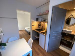 STUDIO CONFORT ROTONDE*CALME*CLIM*WIFI*SMART TV