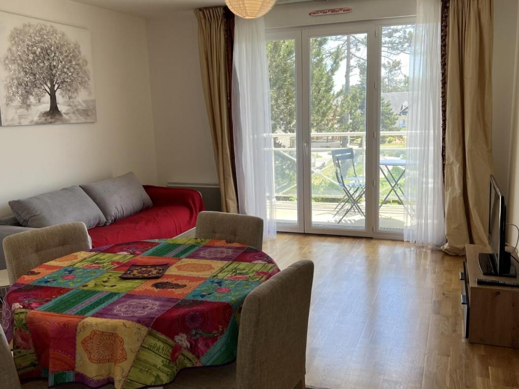 Studio Confortable style Chalet, Saint Lary Soulan centre village, 6 nuits minimum 65170 Saint-Lary-Soulan