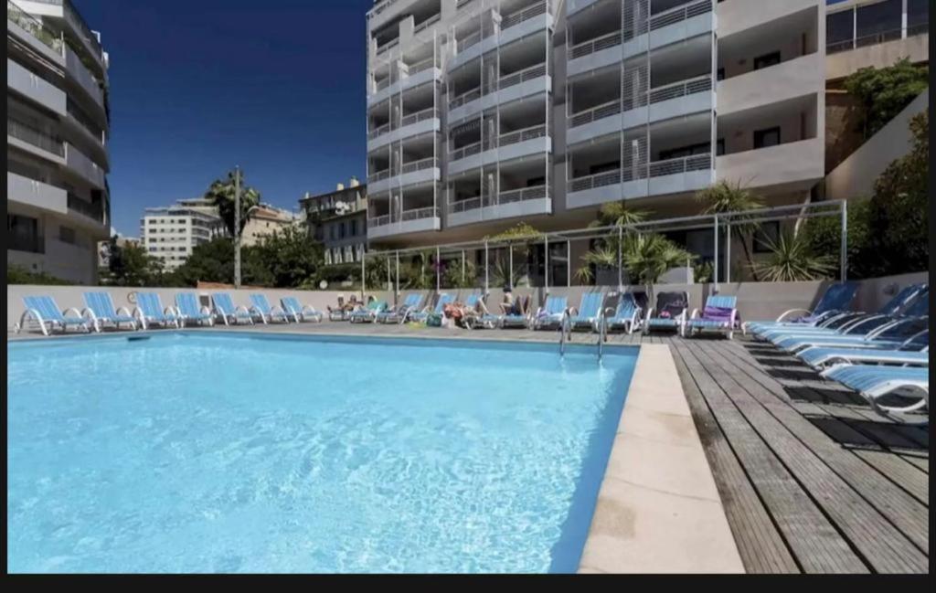 Appartement Studio contemporain avec piscine proche de la mer 91 Rue Georges Clemenceau 06400 Cannes