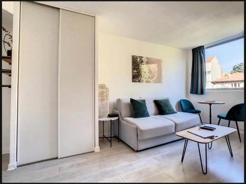 Appartement Studio contemporain avec piscine proche de la mer 91 Rue Georges Clemenceau 06400 Cannes Provence-Alpes-Côte d\'Azur