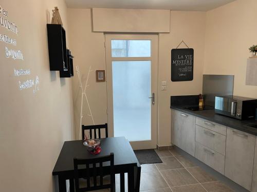Studio cosy avec option piscine de avril à octobre