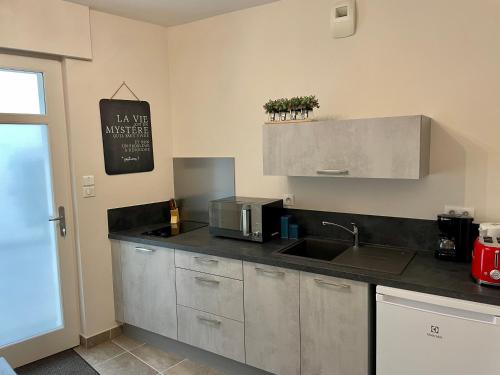 Studio cosy avec option piscine de avril à octobre