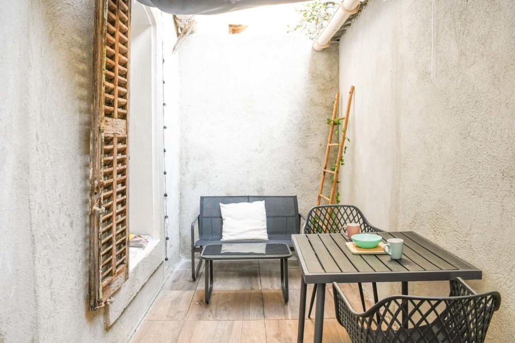 Studio cosy avec terrasse au coeur de Marseille 22 Rue Pastoret, 13006 Marseille