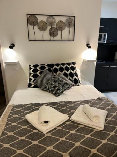 Studio cosy black