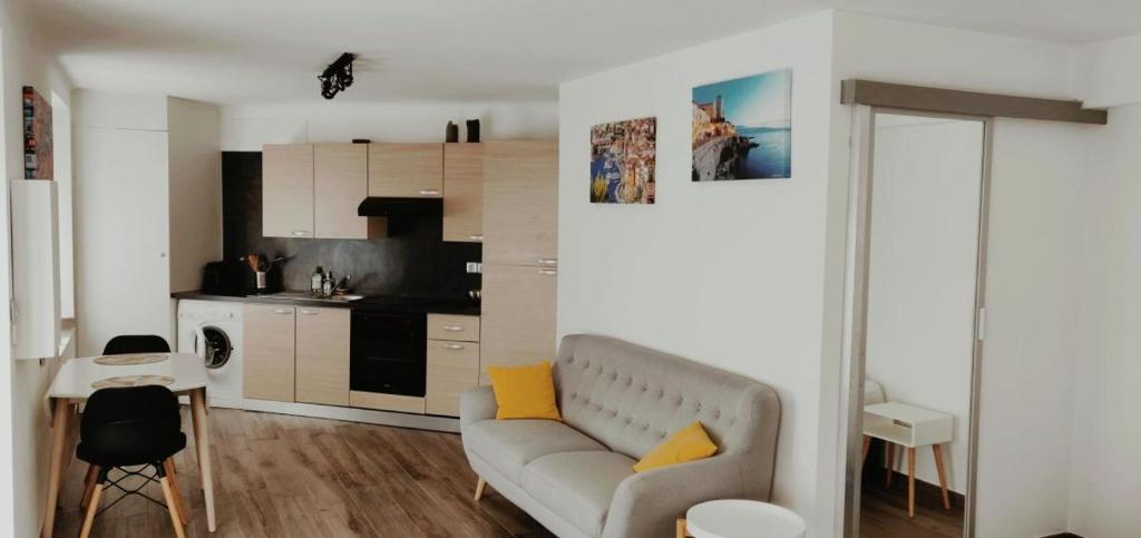 Appartement Studio cosy cannes 2 Traverse de la Colline 06400 Cannes