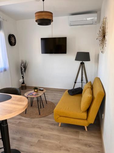 Studio cosy entièrement neuf, arrivée autonome