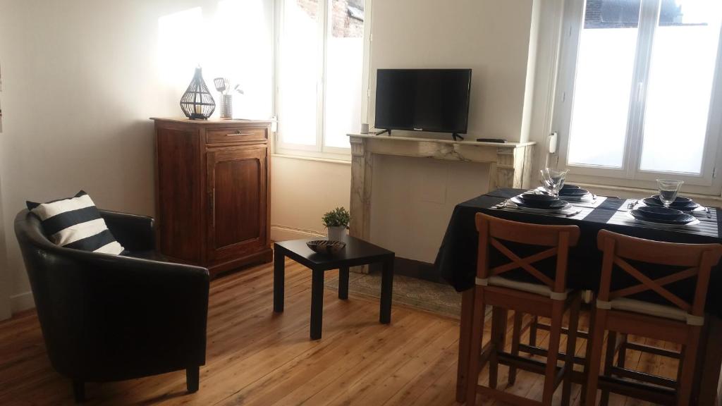 Studio cosy refait à neuf, centre-ville