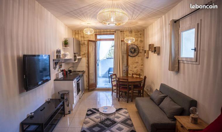 Appartement Studio cosy terrasse, proche centre & gare St Roch 31 Boulevard de Strasbourg 34000 Montpellier