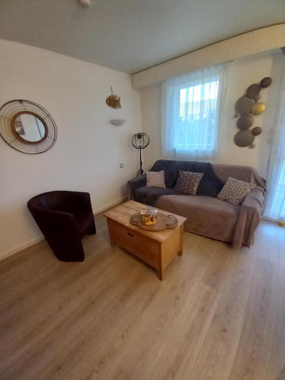 Appartement Studio cosy Ty Avel avec parking , balcon & Wifi Appartement 102 98B Rue du Port de Pêche 56170 Quiberon