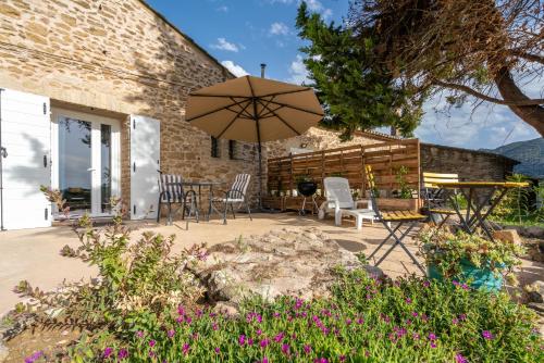Studio cozy avec terrasse et vue sur le Luberon