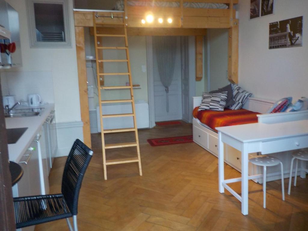 Studio curiste aix les bains appt 116 le Bernascon 6, bd de la roche du roy, 73100 Aix-les-Bains