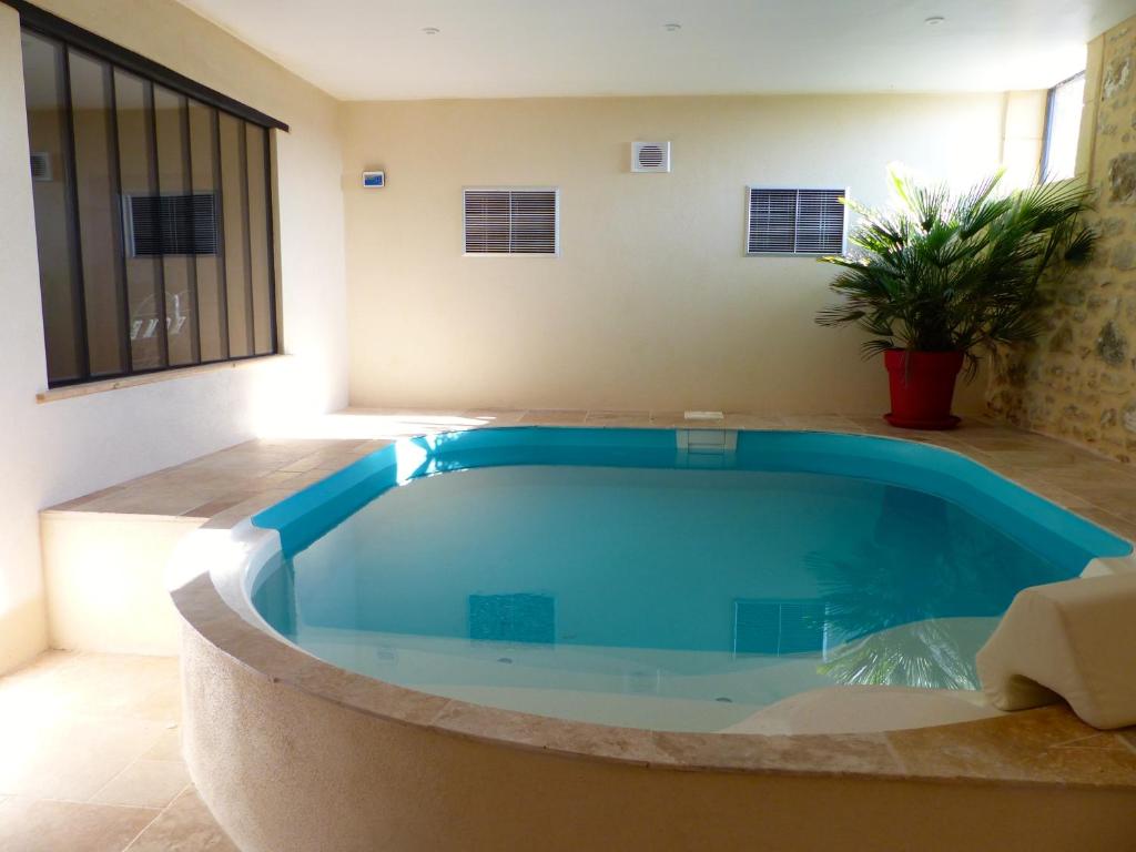 Studio -Cute and Cozy- face Parking et proche Gare -- HYPERCENTRE Agen