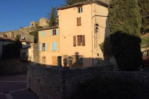studio dans joli village du Haut Luberon