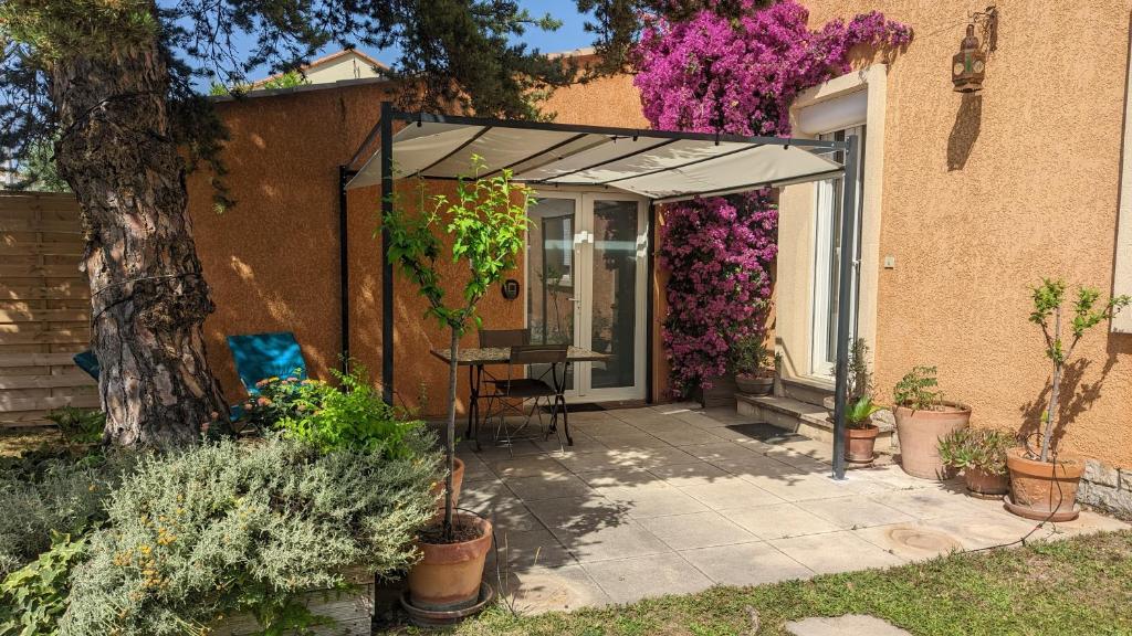 Studio, dans maison avec piscine 3 Rue de la Bandido, 34070 Montpellier