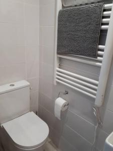 Studio, dans maison avec piscine