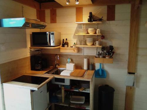 Studio dans maison bois et piscine hors-sol