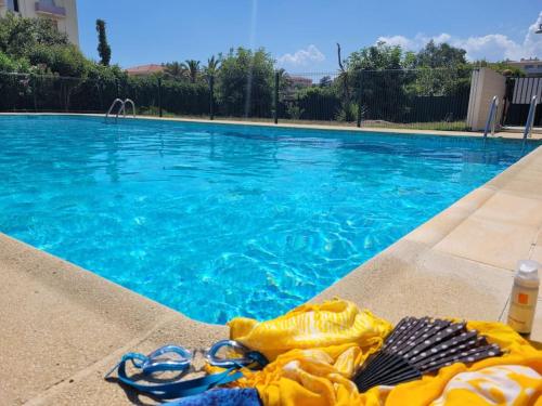 Appartement Studio dans résidence avec piscine et proche mer 22 Boulevard du Val Claret 06600 Antibes Provence-Alpes-Côte d\'Azur