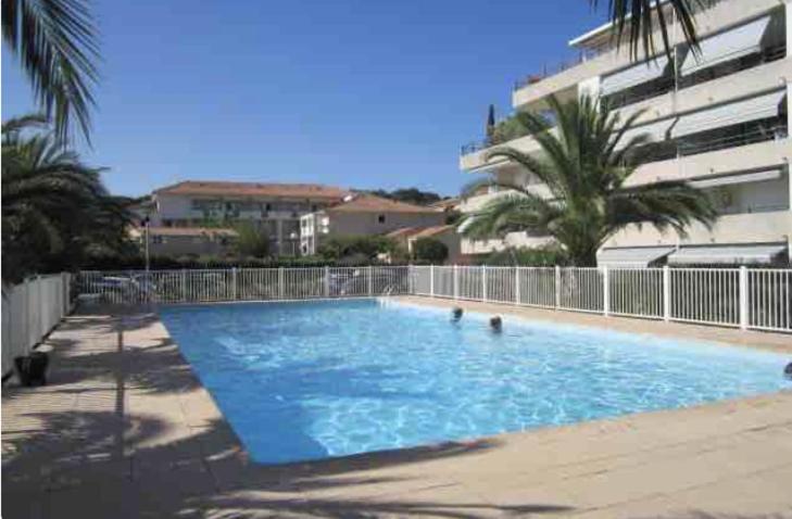 Appartement Studio dans résidence piscine 500m de la plage 2** 123 Avenue de la Grande Bastide Résidence Le Riviera 83980 Le Lavandou