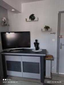 Studio dans un centre équestre .