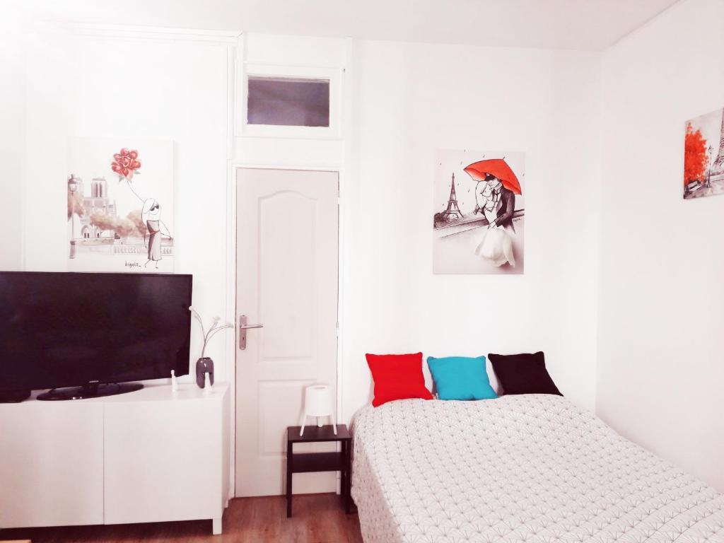 Studio dans un quartier résidentiel à Montrouge avec le métro à 2 min RDC 7 Rue Edgar Quinet, 92120 Montrouge