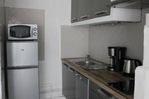 Appartement Studio de charme avec sa terrasse en plein coeur de ville 36 rue Carnot 84800 LʼIsle-sur-la-Sorgue Provence-Alpes-Côte d\'Azur