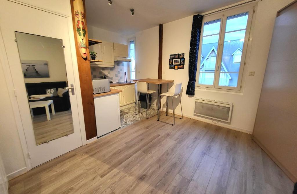 Appartement Studio de charme dans l'hyper-centre de Deauville 67 Rue Gambetta 14800 Deauville