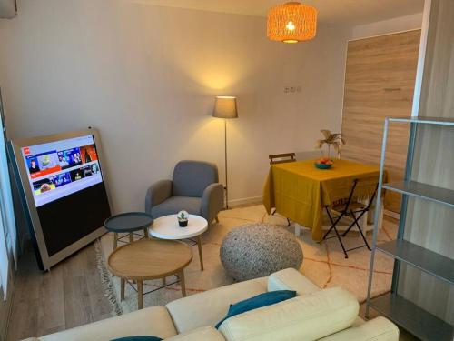 Studio de charme sous les pins au calme