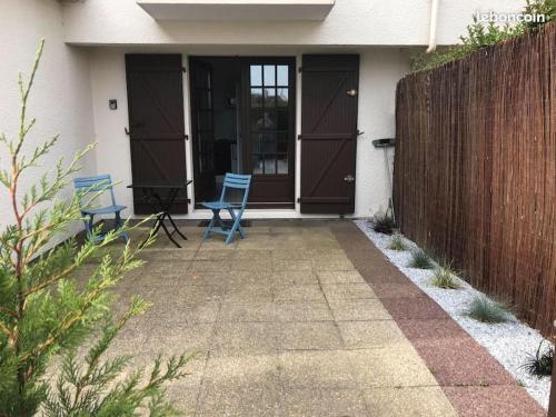 Studio de plain-pied avec terrasse tout proche mer