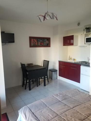 Studio de plain-pied avec terrasse tout proche mer
