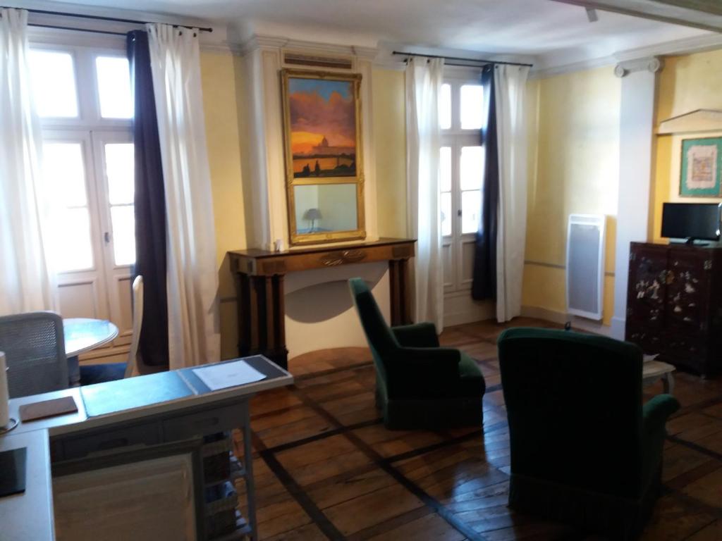 Studio de Tourisme Tilleuls appartement N°5 16 place des tilleuls, 40270 Grenade-sur-lʼAdour