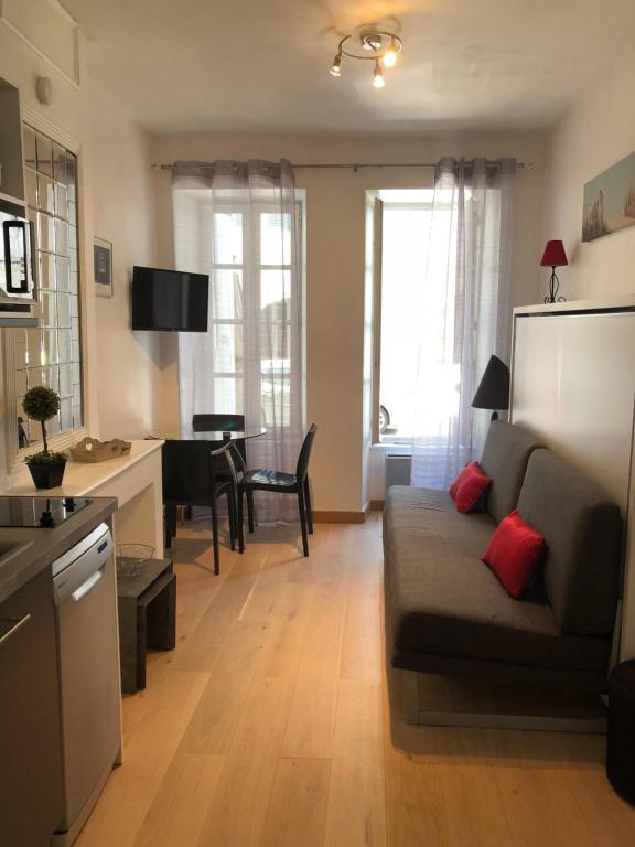 Appartement Studio des Trois Ilets rez de chaussée 22 Rue Chef de ville 17000 La Rochelle