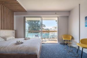 Studio design au pied de la gare de la Baule