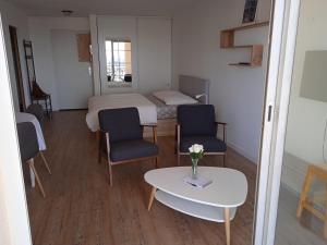 Studio Design vue Port 2 pas des Canaux + parking