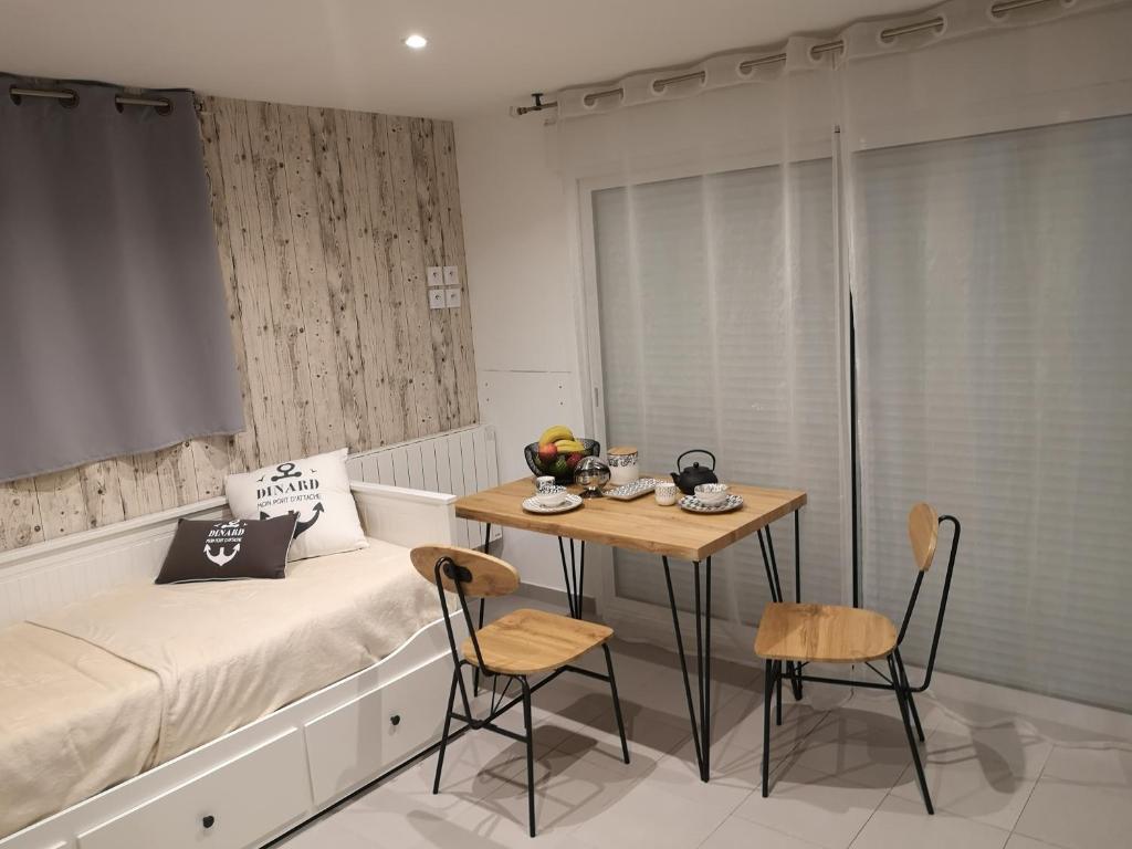 Appartement Studio Dinard 5mn de la plage en vélo 69 bis Rue de la ville Mauny 35800 Dinard