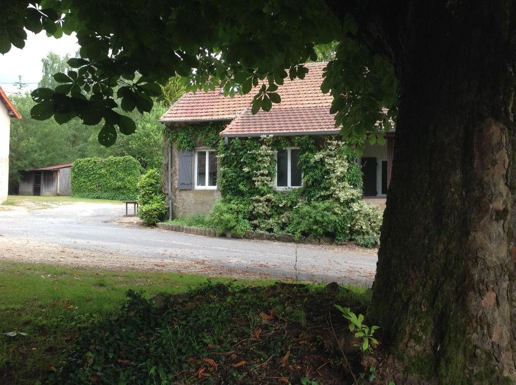 Studio DUPLEX 27m2, Lit double, Calme et Cosy, NETFLIX , WIFI, Parking, Hypercentre a 400m, arrivée tardive possible avec boite à clés 73200 Pallud