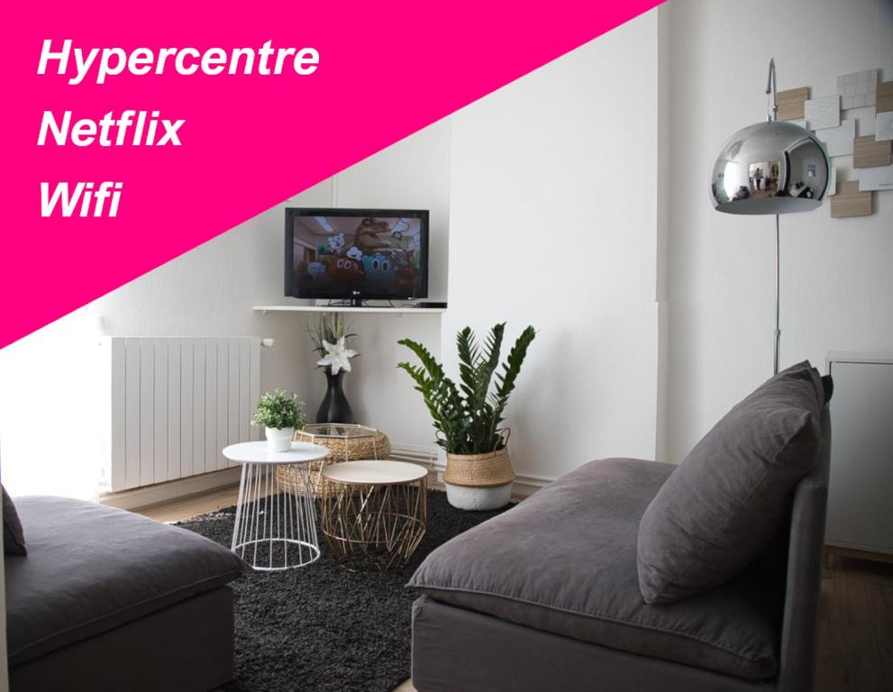 Studio duplex dans résidence de standing avec piscine et vue sur mer