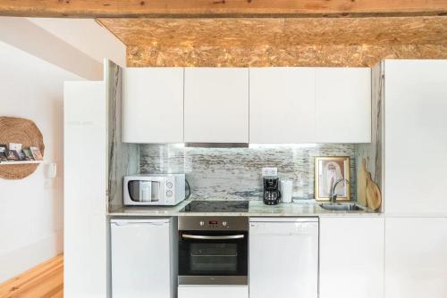 Studio Duplex w/ AC In Praça República by LovelyStay