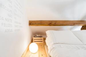 Studio Duplex w/ AC In Praça República by LovelyStay
