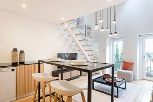 Studio Duplex w AC near River Front by LovelyStay